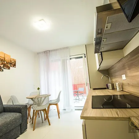 Queen Martinne For Long Rent * Bologna