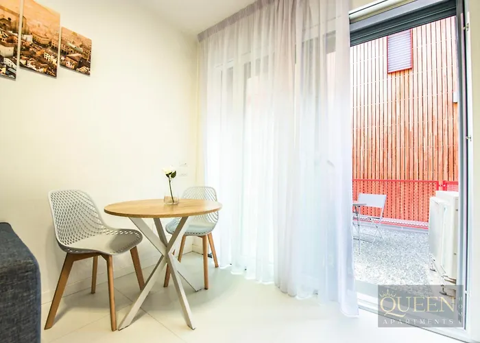 Queen Martinne Apartman Bologna