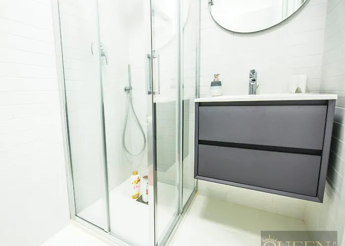 Queen Martinne بولونيا