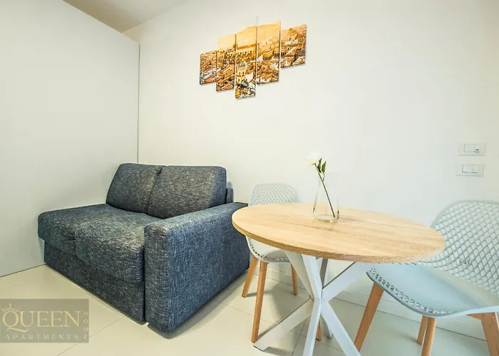 Queen Martinne Apartman Bologna