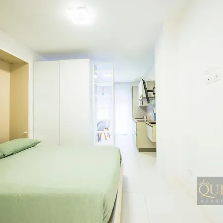 Queen Martinne For Long Rent Boloňa