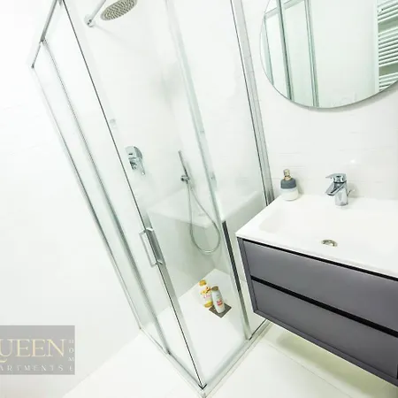 Queen Martinne For Long Rent Daire